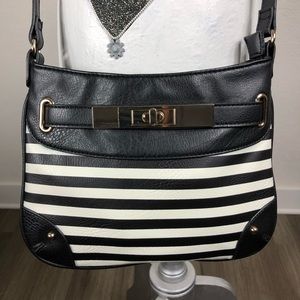 APT 9 | Woman’s Bags | Crossbody | Small